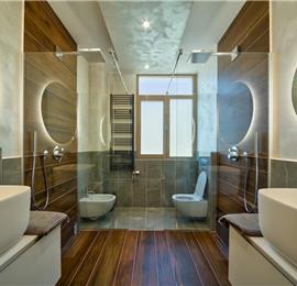 6 bedroom villa with pool and roof terrace, Sveti Stefan, sleeps 12